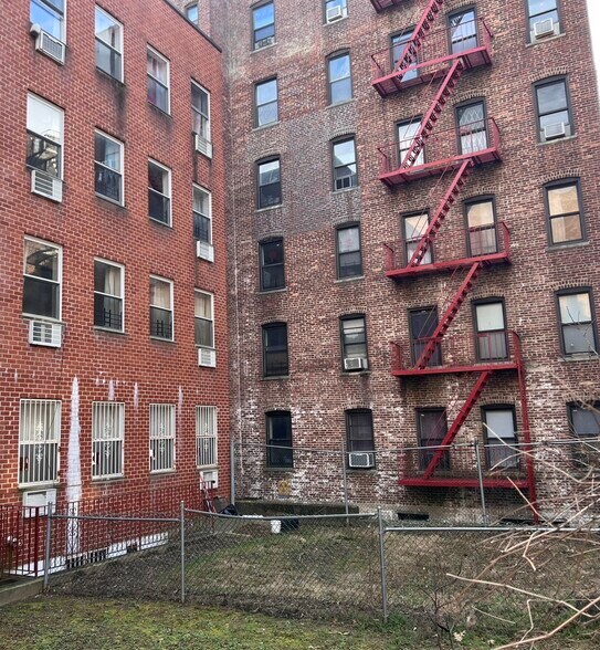 More Photos Of 14411 Barclay Ave, Flushing Apartments For Sale