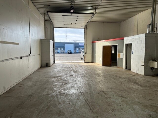 More Photos Of 14537 Edison Dr, New Lenox Warehouse For Lease