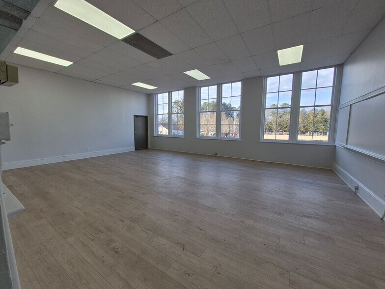 More Photos Of 507 N Steele St, Sanford Office For Lease