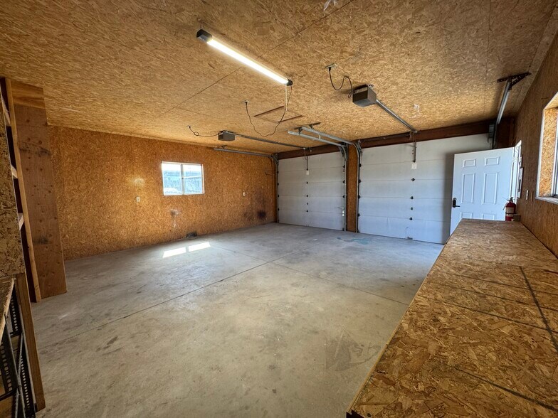 More Photos Of 216 N Whitley Dr, Fruitland Office For Sale