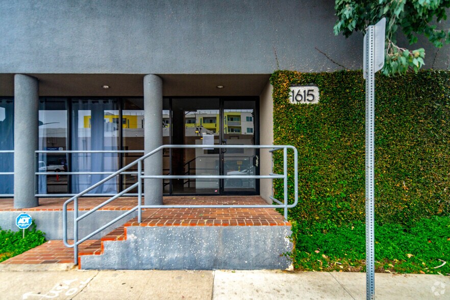 More Photos Of 1615-1633 Stanford St, Santa Monica Office For Lease
