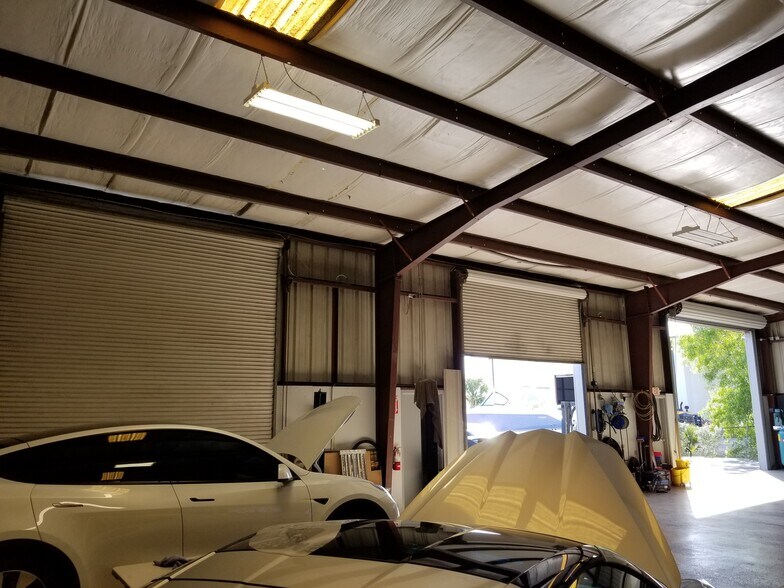 More Photos Of 1681-1687 Benchmark Ave, Fort Myers Warehouse For Lease