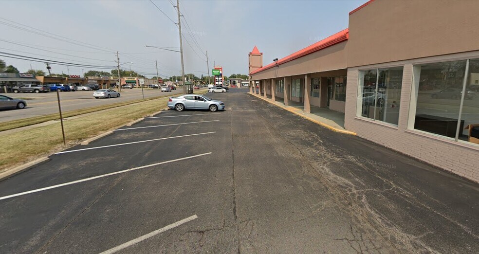 More Photos Of 1051-3319 Oberlin Ave, Lorain Storefront For Lease