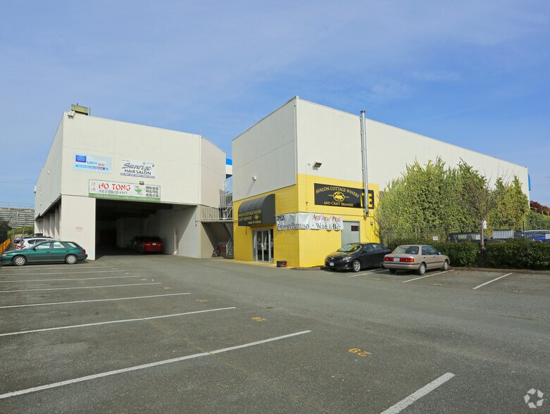 More Photos Of 3388 Douglas St, Saanich General Retail For Lease