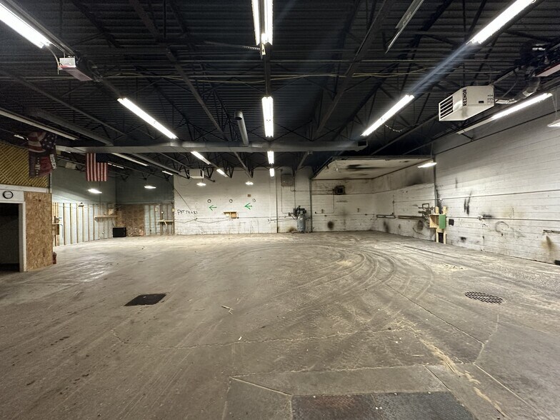 More Photos Of 209 Factory Ave, Syracuse Flex For Lease