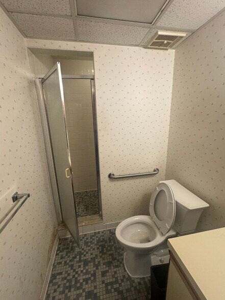 More Photos Of 6399 Haines Rd, Saint Petersburg Freestanding For Lease
