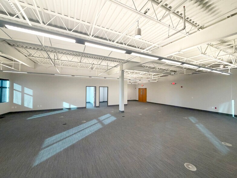 More Photos Of 2073 Summit Lake Dr, Tallahassee Office For Lease