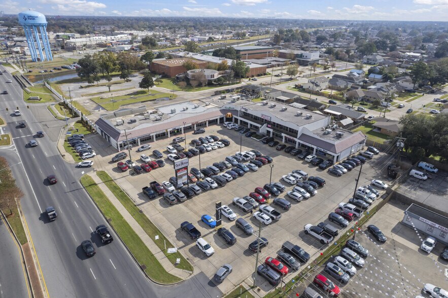 Primary Photo Of 8814 Veterans Memorial Blvd, Metairie General Retail For Sale