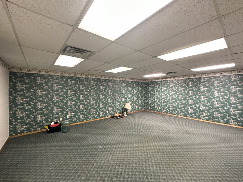 More Photos Of 20075 Malone Rd, Tecumseh Warehouse For Sale