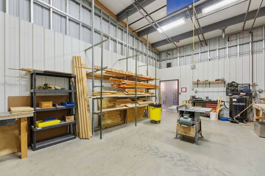 More Photos Of 900 W Miller Rd, Iola Manufacturing For Sale