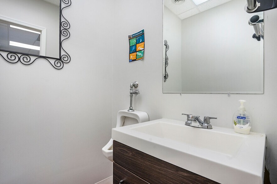 More Photos Of , Conshohocken Office For Sale