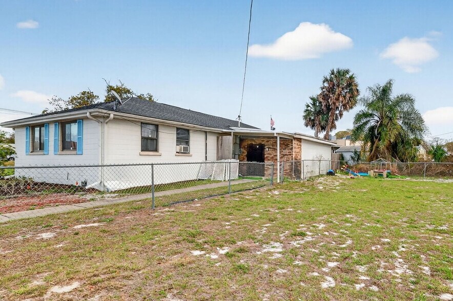 More Photos Of 4075 N County Road 19A, Mount Dora Daycare Center For Sale