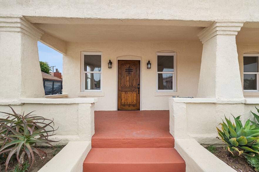 More Photos Of 600 S Ditman Ave, Los Angeles Multifamily For Sale