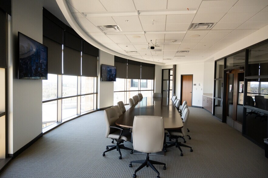 More Photos Of 8200 S Unit Dr, Tulsa Office For Lease