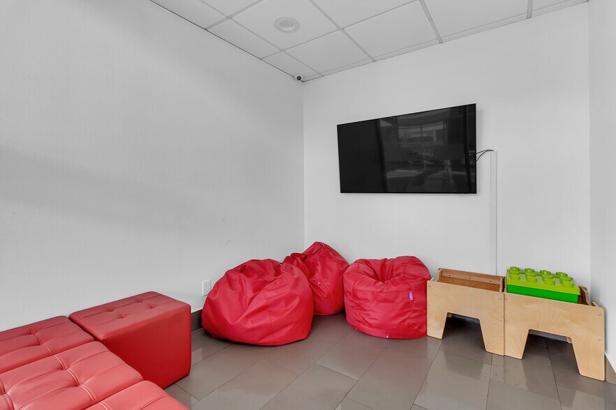 More Photos Of 13851-13861 Harbor Boulevard, Garden Grove Auto Dealership For Lease