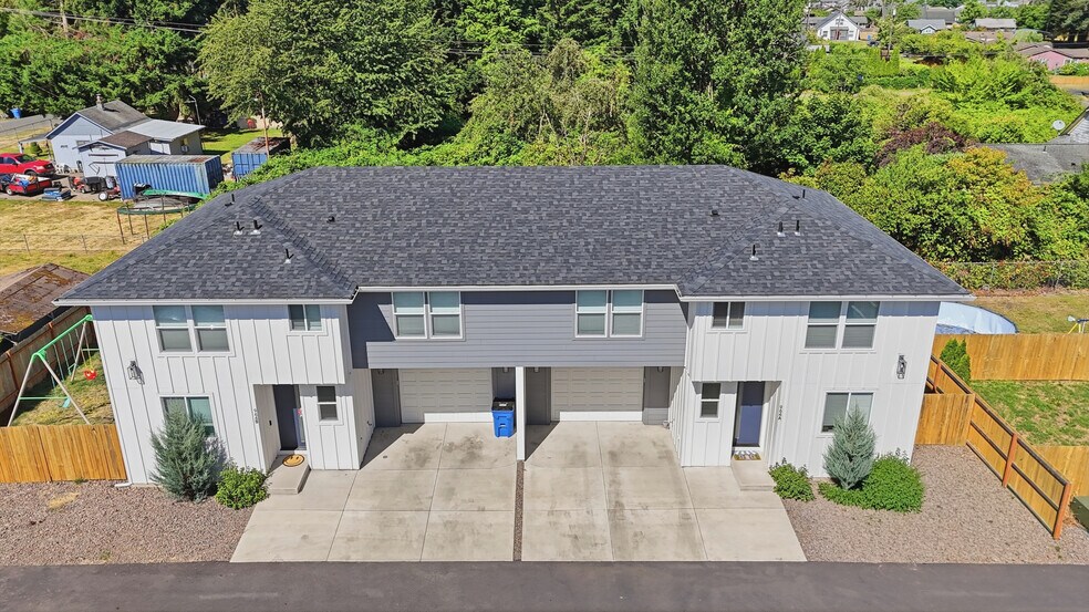 More Photos Of , Kelso Multifamily For Sale