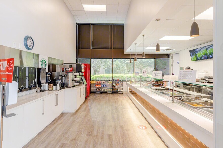 More Photos Of 5950 Berkshire Ln, Dallas Office For Sale