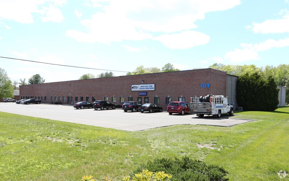 Primary Photo Of 101 W Dudley Town Rd, Bloomfield Light Distribution For Lease