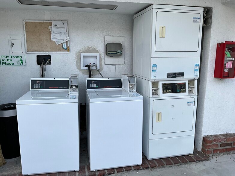 More Photos Of 10814-10818 Blix St, West Toluca Lake Apartments For Sale