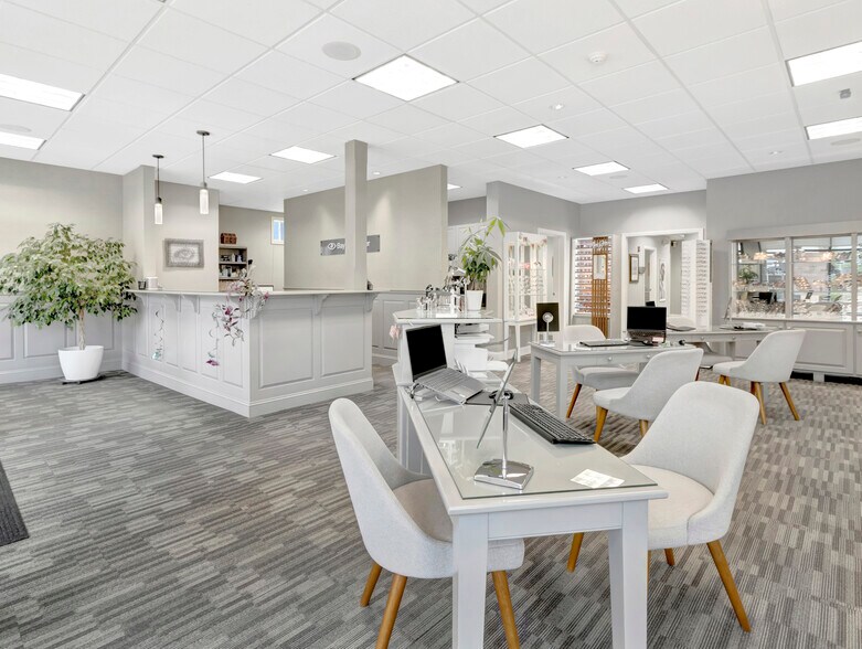 More Photos Of 1-5 N Main St, Mansfield Storefront Retail Residential For Lease