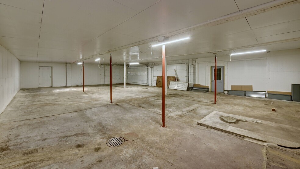 More Photos Of 10714 Main St, Mantua Storefront Retail Residential For Sale