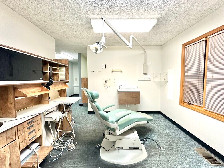 More Photos Of 1275 Joliet St, Dyer General Retail For Sale