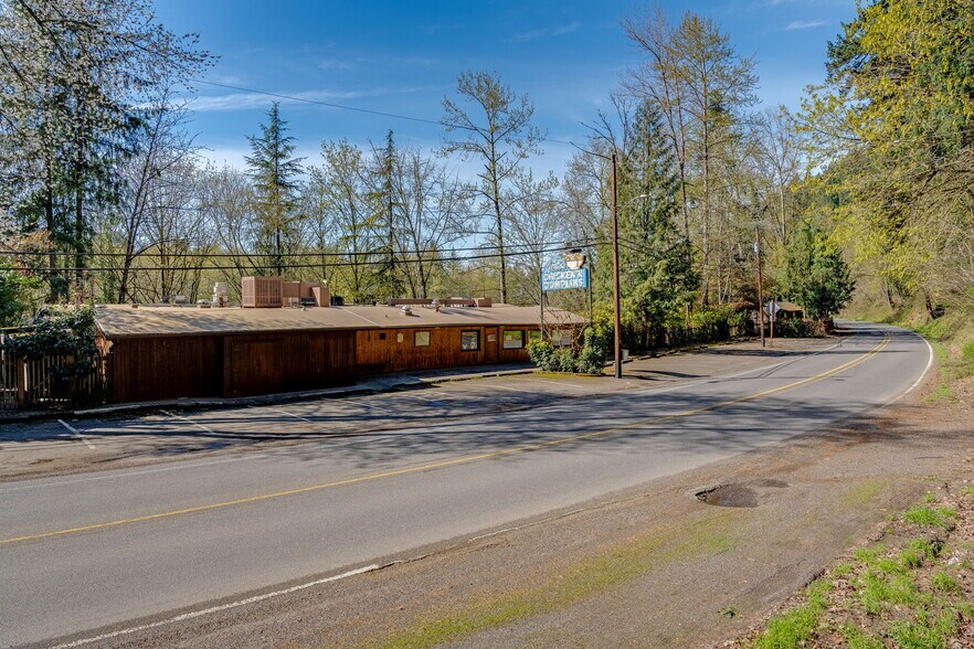 More Photos Of 1325 E Columbia River Hwy, Troutdale Restaurant For Sale