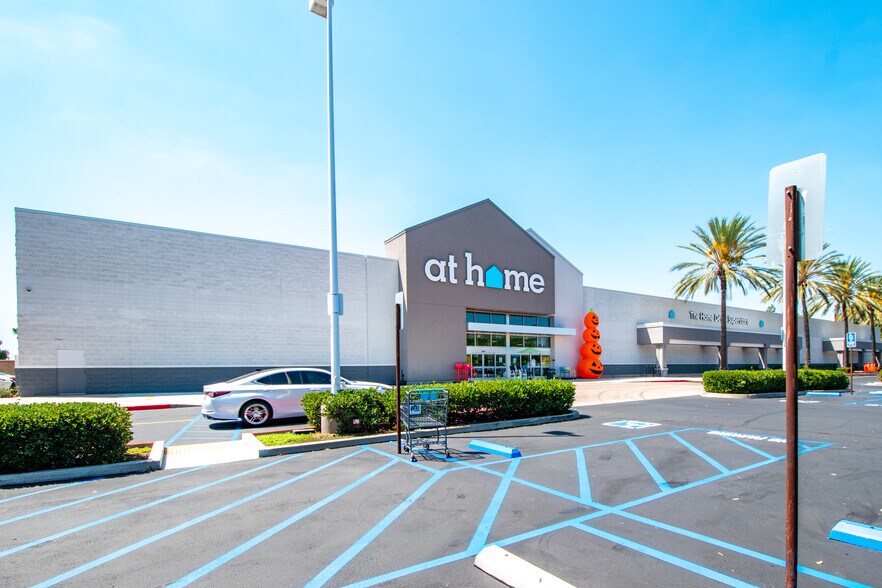 More Photos Of 2505 El Camino Real, Tustin Freestanding For Sale