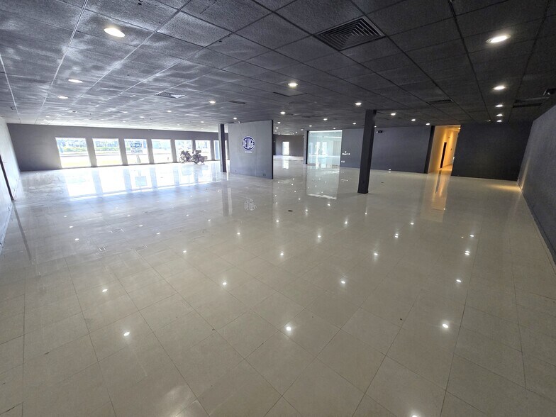 More Photos Of 5401 N Federal Hwy, Fort Lauderdale Freestanding For Sale