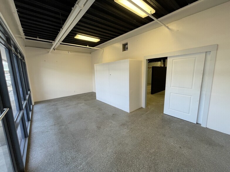 More Photos Of 310 Ohukai Rd, Kihei Office For Sale