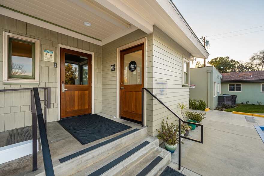 More Photos Of 615 E Chapman Ave, Orange Medical For Sale