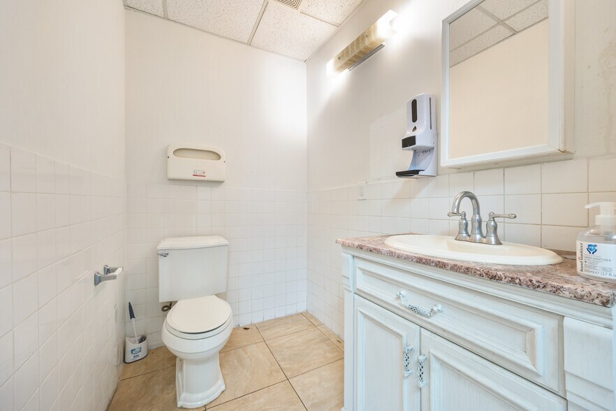 More Photos Of 129-141 E Valley Blvd, Alhambra General Retail For Lease