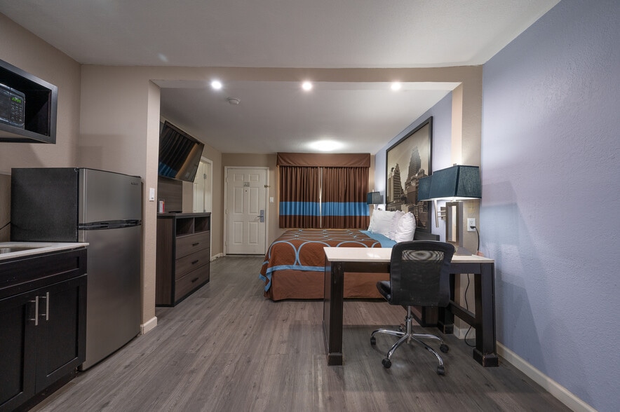 More Photos Of 11217 Ih 37, Corpus Christi Hotel For Sale