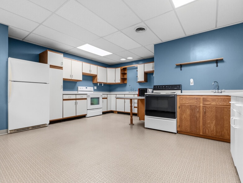 More Photos Of 1 N Main St, Rice Lake Specialty For Sale
