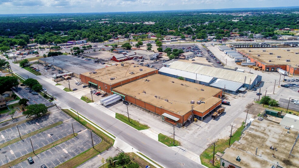 More Photos Of 1734 Centennial Blvd, San Antonio Warehouse For Lease