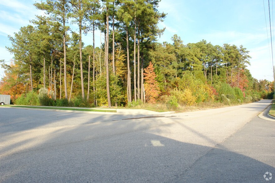 More Photos Of 3400 Apex Peakway, Apex Unknown For Lease