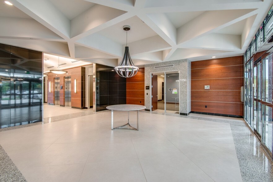 More Photos Of 1225 S Main St, Grapevine Loft Creative Space For Lease