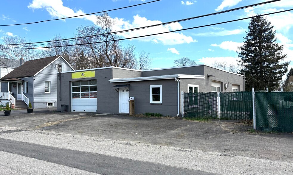 More Photos Of 27 Brooks Ave, Morrisville Service For Sale