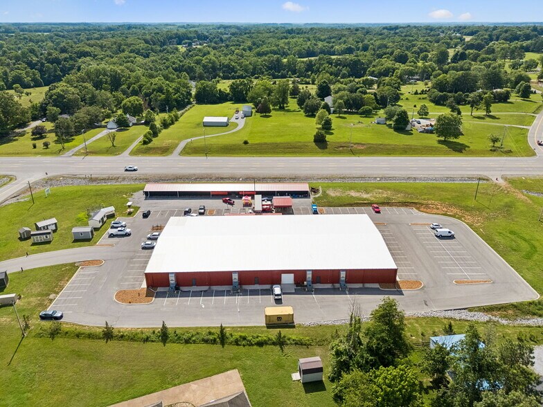 More Photos Of 4070 Old Highway 431, Greenbrier Freestanding For Sale