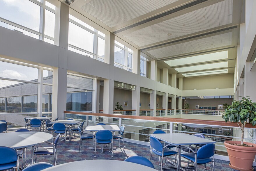 More Photos Of 7401 Cypress Gardens Blvd, Winter Haven Office For Lease