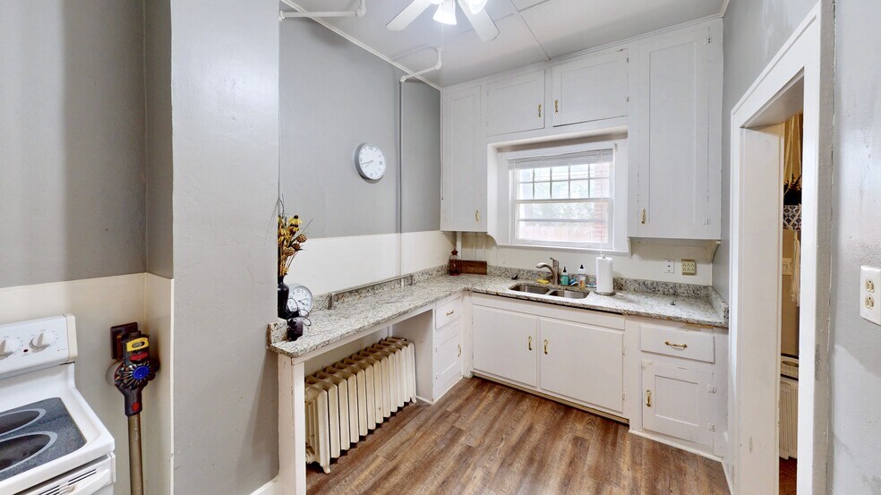 More Photos Of 140 W Front St, Perrysburg Office For Sale