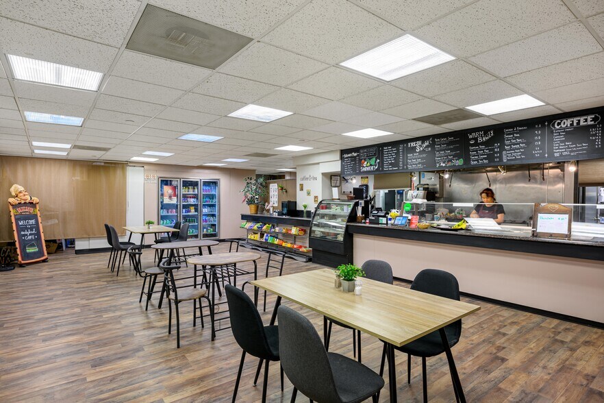 More Photos Of 1616 P St NW, Washington Office For Lease