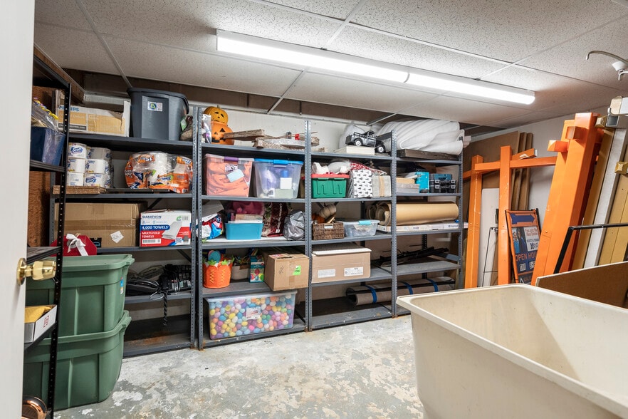 More Photos Of 395 Sabattus St, Lewiston General Retail For Sale