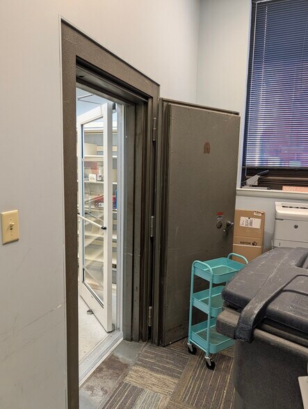 More Photos Of 30 S Mallory St, Hampton Office For Sale