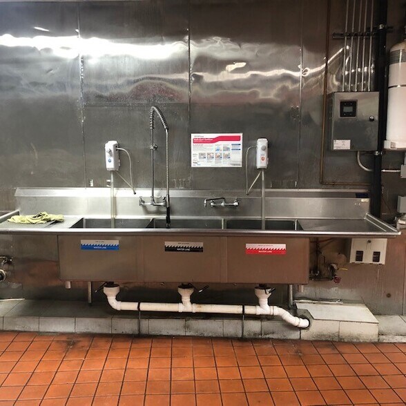 More Photos Of 82 School St, Glen Cove Storefront For Lease