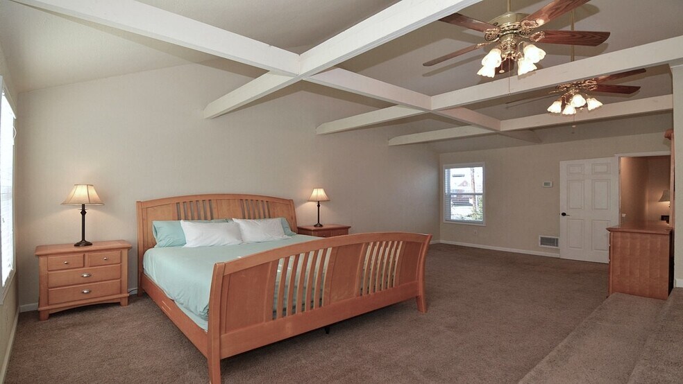 More Photos Of 227 Elm St, McKinney Freestanding For Sale