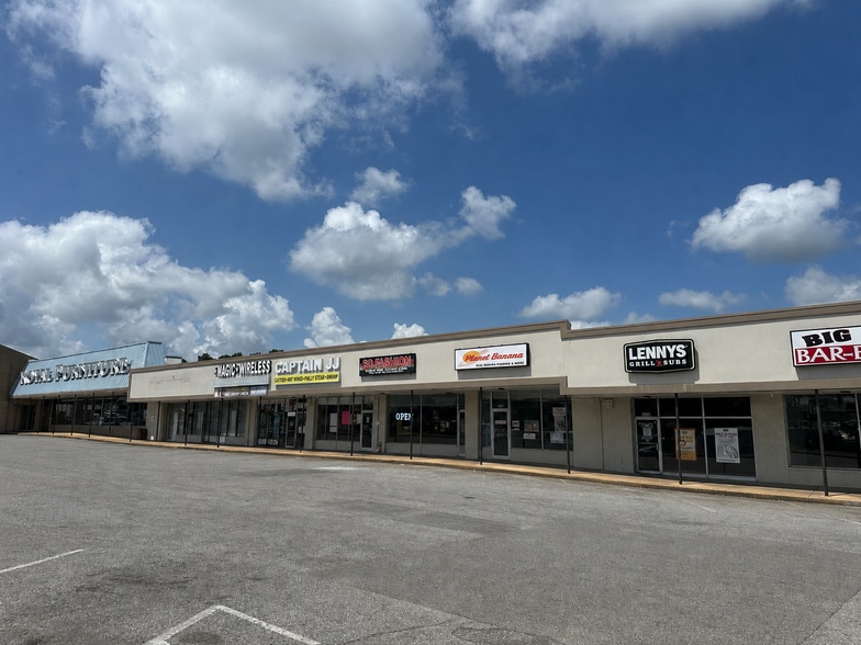 Primary Photo Of 4101-4121 Elvis Presley Blvd, Memphis Storefront For Lease