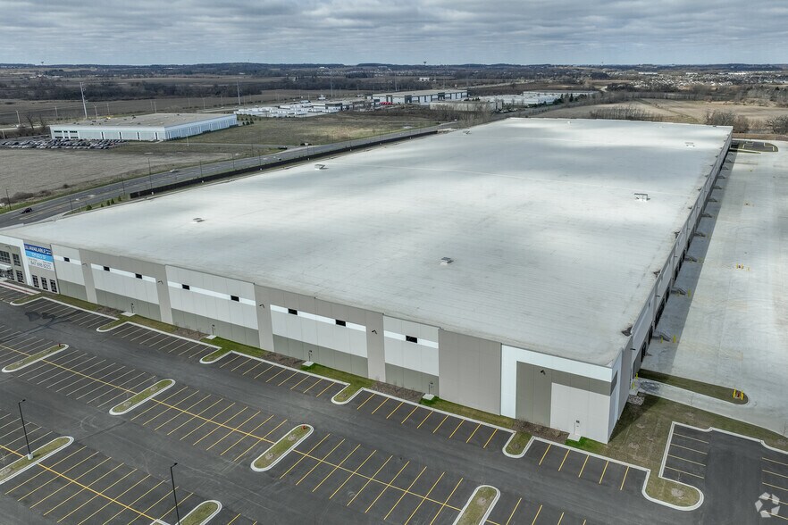 More Photos Of 12150 Jim Dhamer Dr, Huntley Distribution For Lease