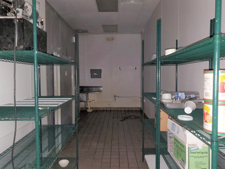 More Photos Of 2055 S Linden Rd, Flint Restaurant For Sale