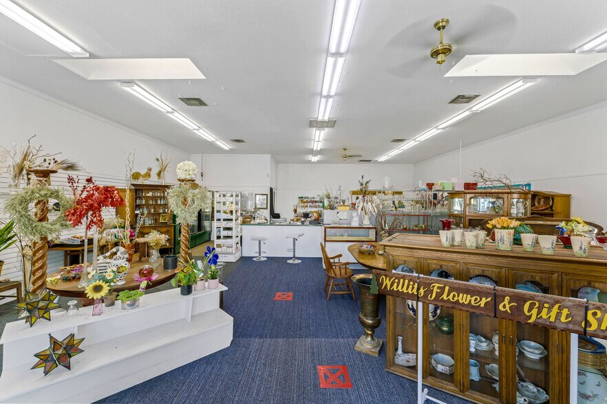 More Photos Of 242 S Main St, Willits Freestanding For Sale